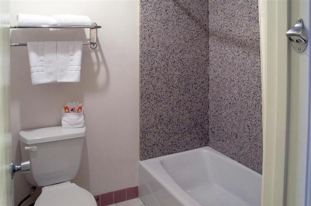 Americas Value & - Hotel Fontana